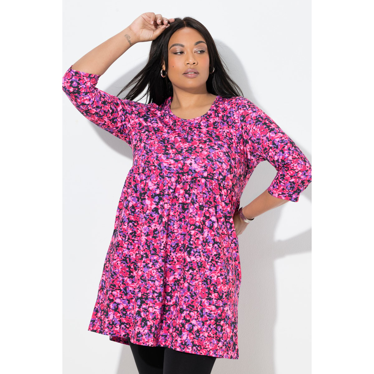 T-shirt long à fleurs noir, ULLA POPKEN