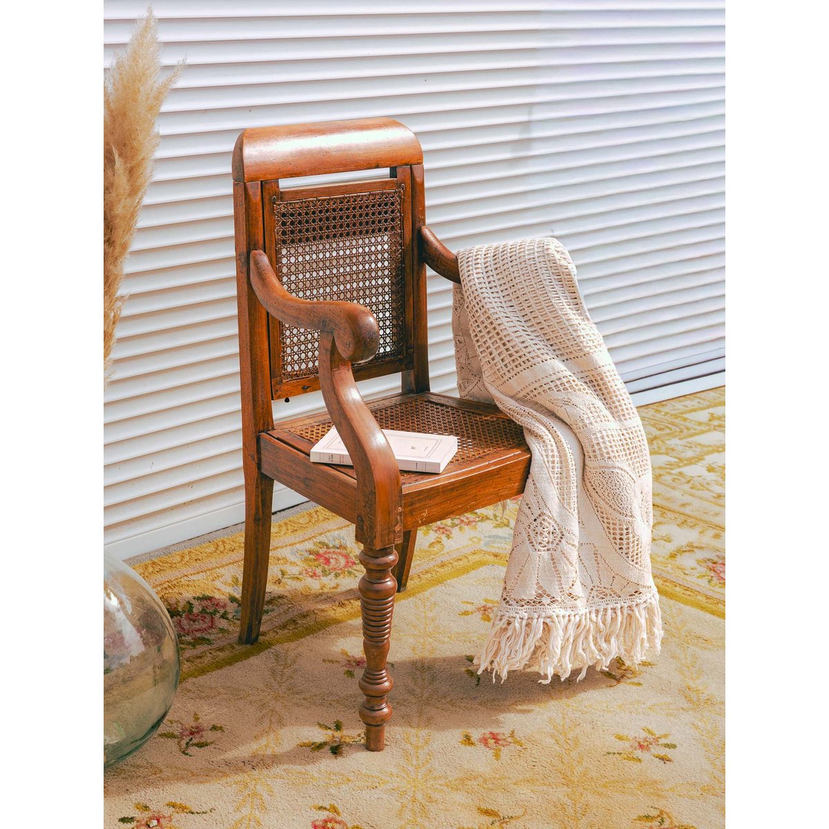 Fauteuil en bois et cannage Ernest N°1559 - Bon état bois clair, DEBONGOUT