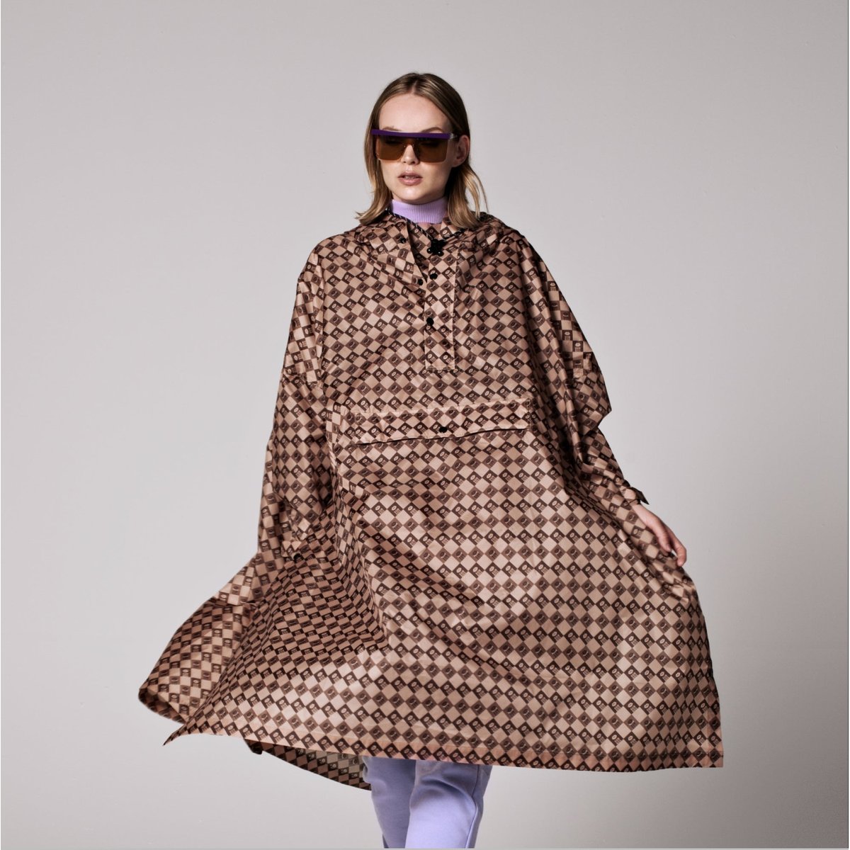 Poncho de pluie imperméable DAMIER marron – damier nuit & sable, RAINKISS