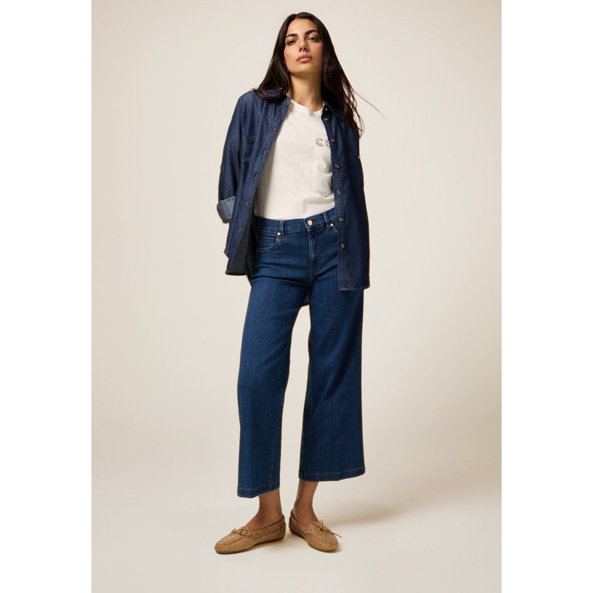 Jean court bleu, OLTRE