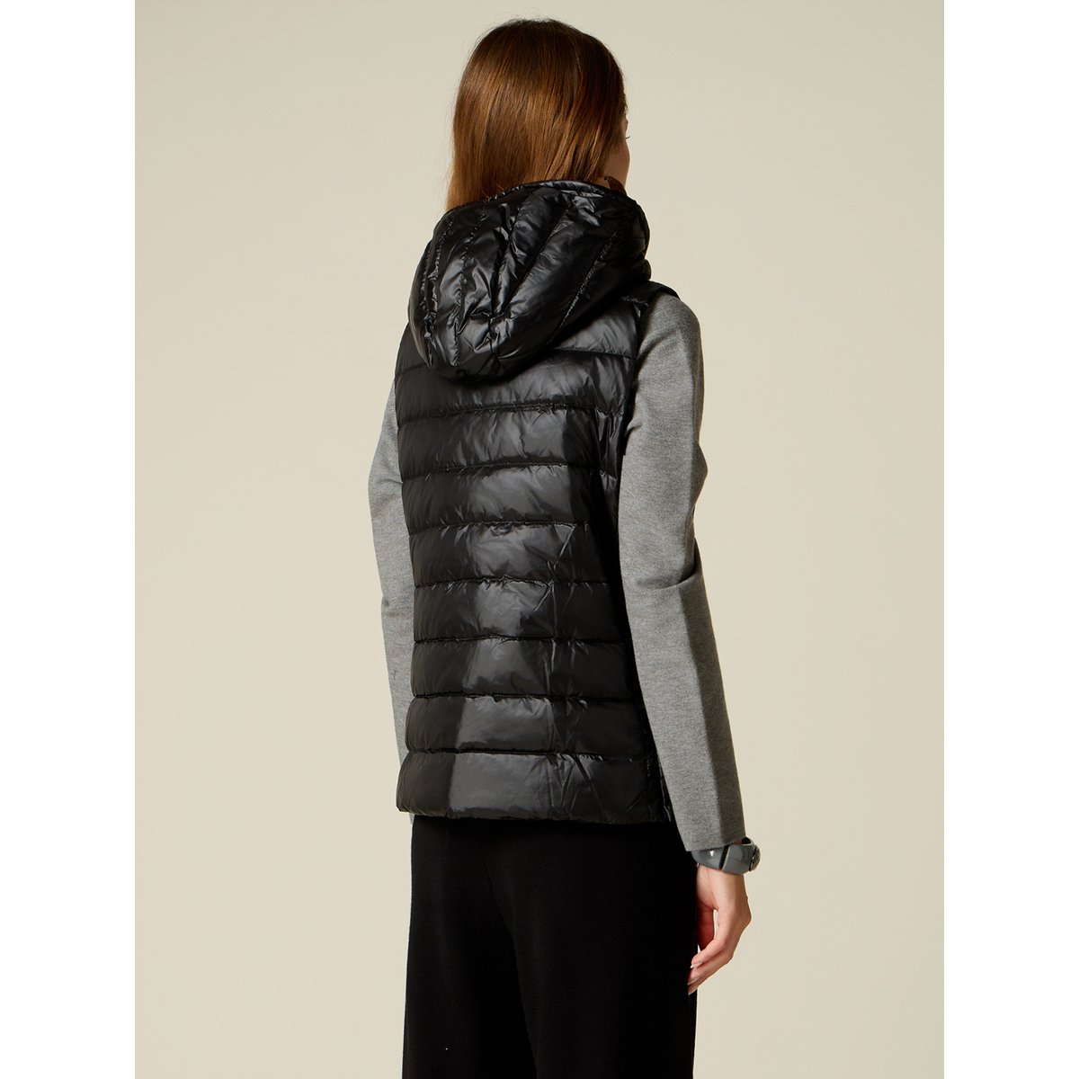 Veste matelassée légère sans manches avec capuche noir, OLTRE