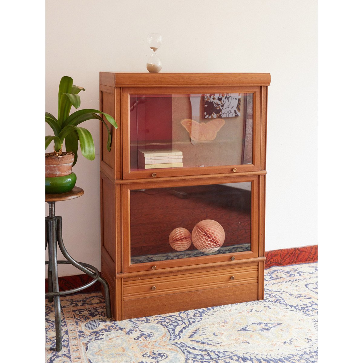 Vitrine MD en bois Victoria N°1361 - Bon état bois clair, DEBONGOUT