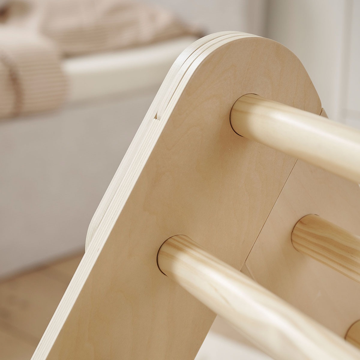 Triangle d’escalade Montessori beige, PETITE AMELIE
