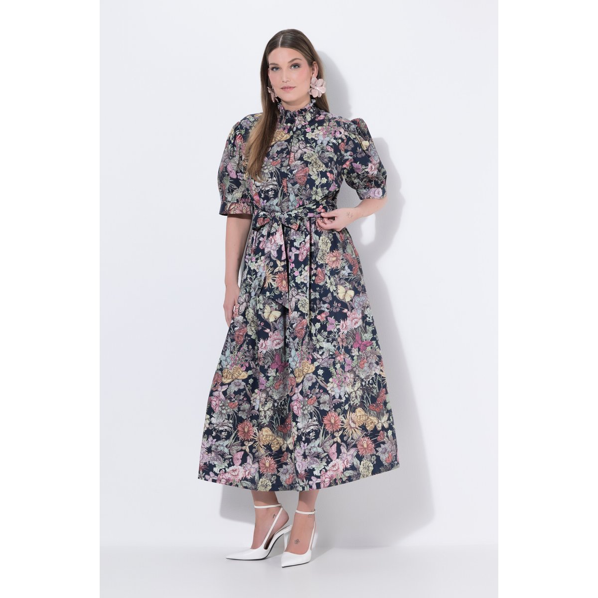 Robe longue à coupe en A, manches courtes marine, ULLA POPKEN