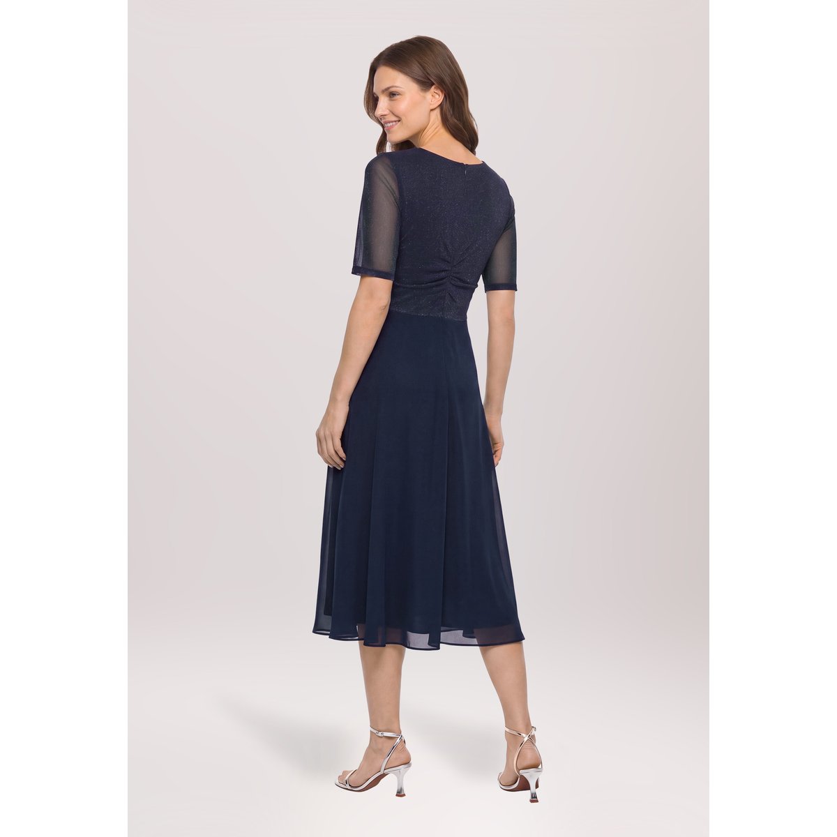 Robe de cocktail au look scintillant night sky, VERA MONT