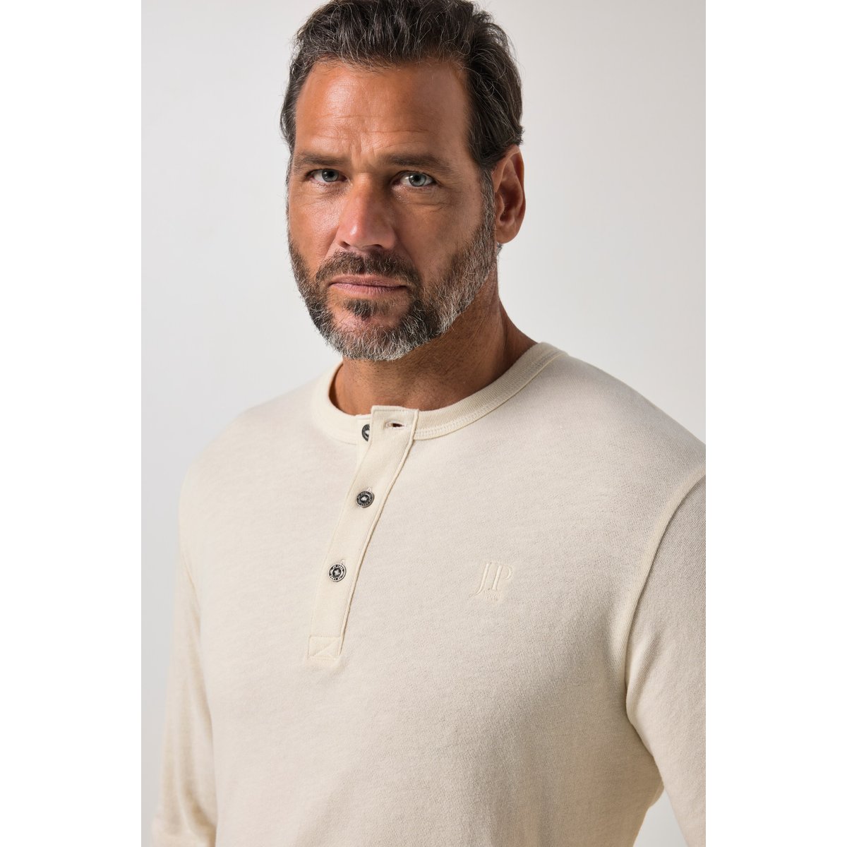 T-shirt Henley gris sable, JP1880