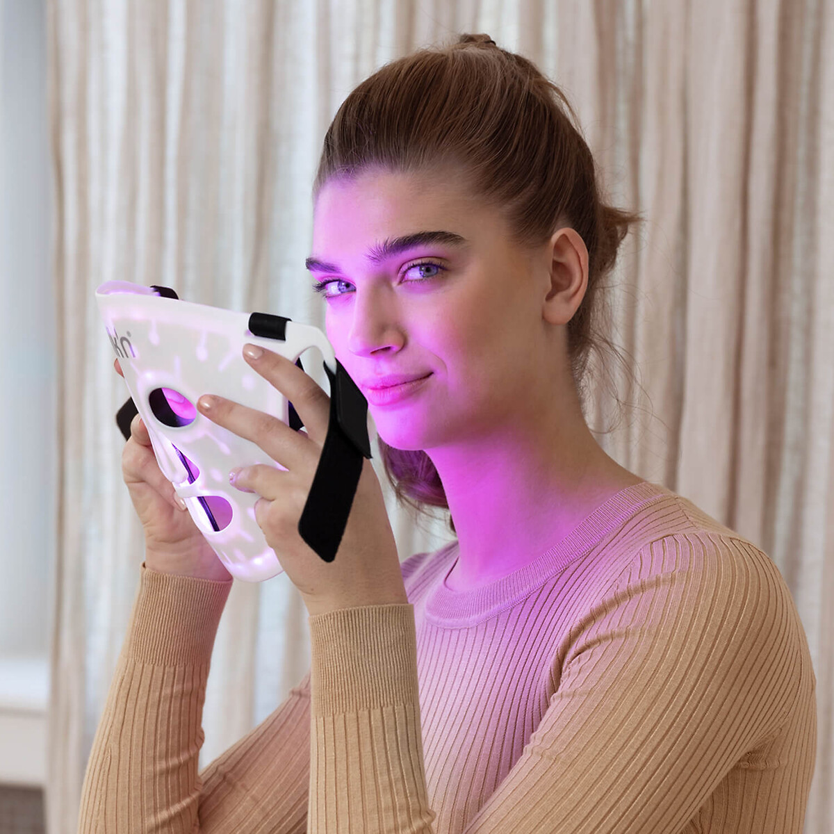 Masque Soin anti-âge anti-imperfections LED mask blanc, SILKN