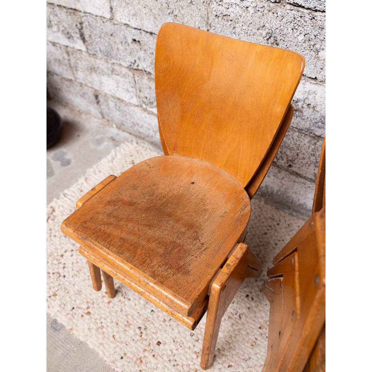 Paire de 2 chaises de design Alma N°1778 - Bon état bois clair, DEBONGOUT