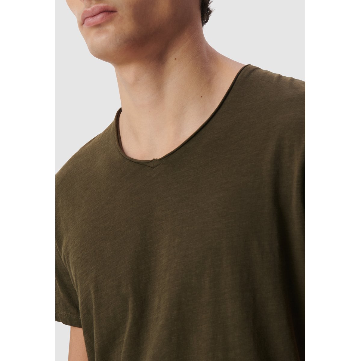 Tee-shirt col V L'Essentiel vert kaki, IKKS