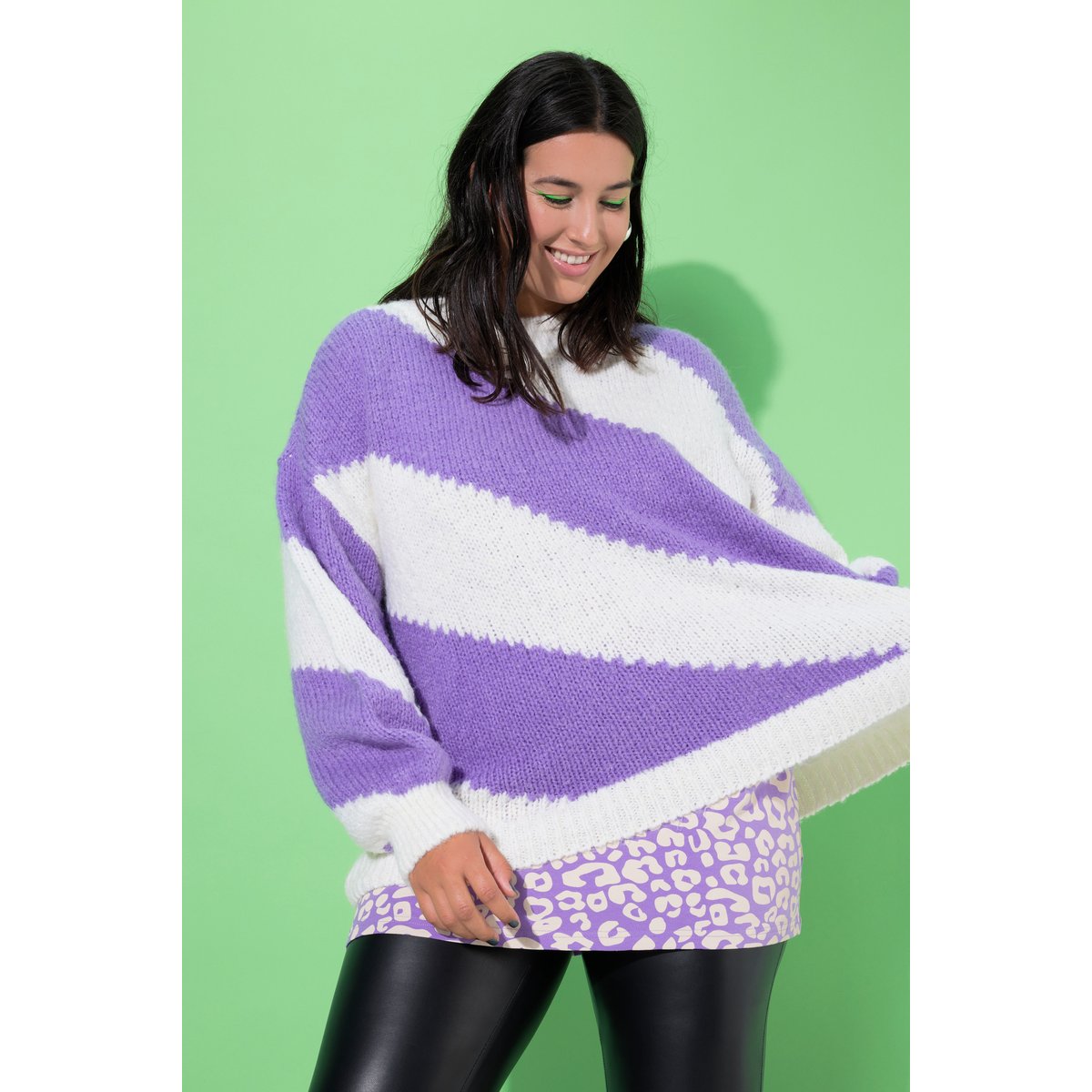 Pull oversize, larges rayures en biais violet, STUDIO UNTOLD