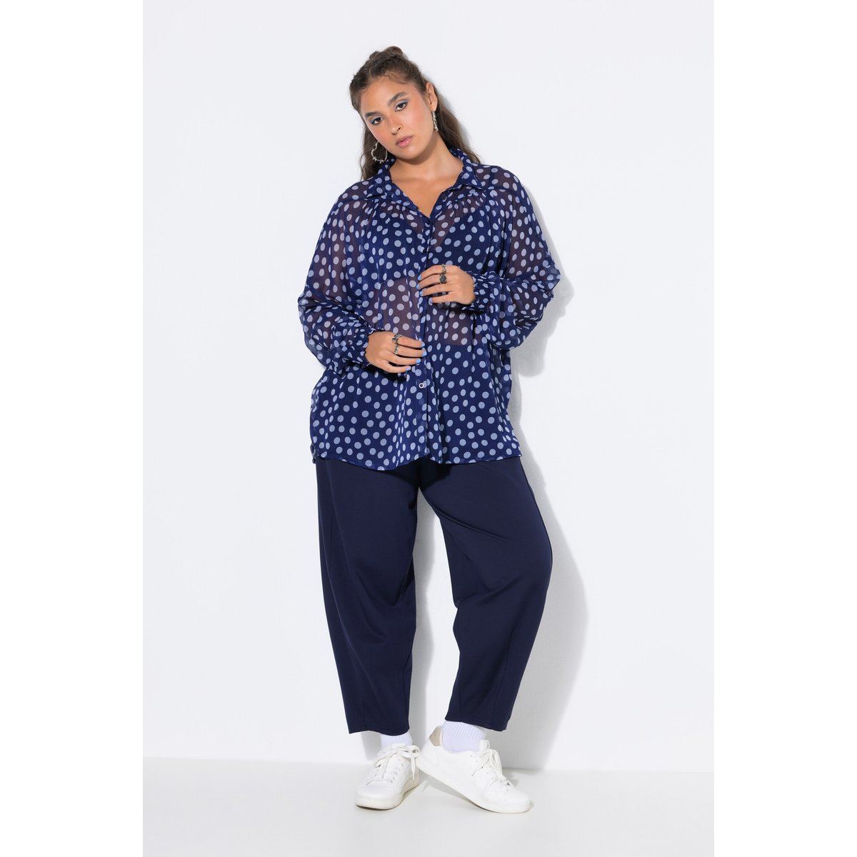Chemisier en mousseline, oversize, à pois bleu nuit, STUDIO UNTOLD