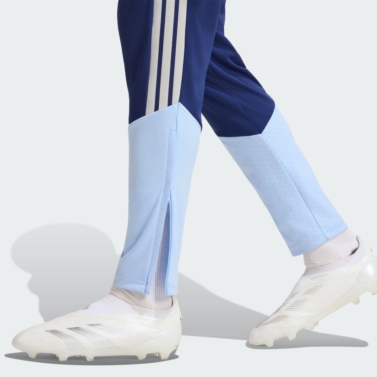 Pantalon D'entraînement Ajax Amsterdam 26/27 Tiro26 Pantalon D'entraînement Ajax Amsterdam 26/27 Tiro26 night sky / glow blue, adidas Performance