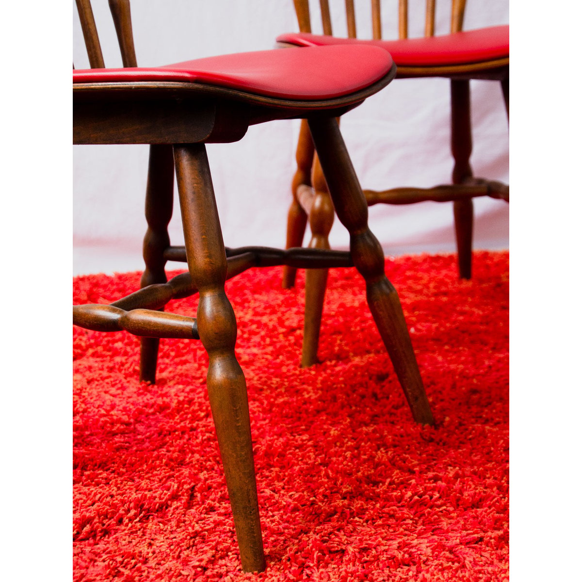 Lot de 4 chaises en bois et skaï Claude N°1737 - Bon état bois foncé, DEBONGOUT