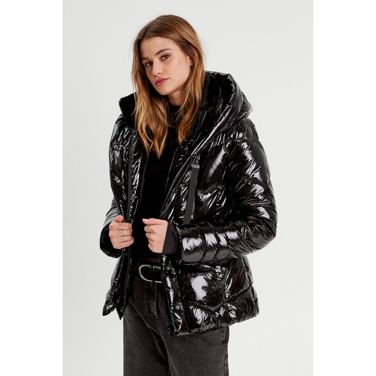 Doudoune aspect vinyle noir, CACHE CACHE