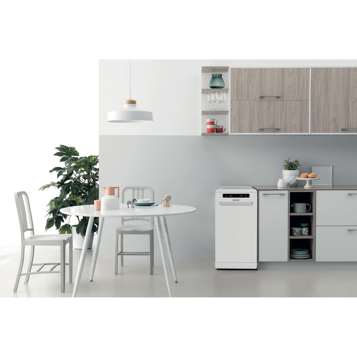 Lave vaisselle 45 cm IN2FD10CS70W couleur unique, INDESIT