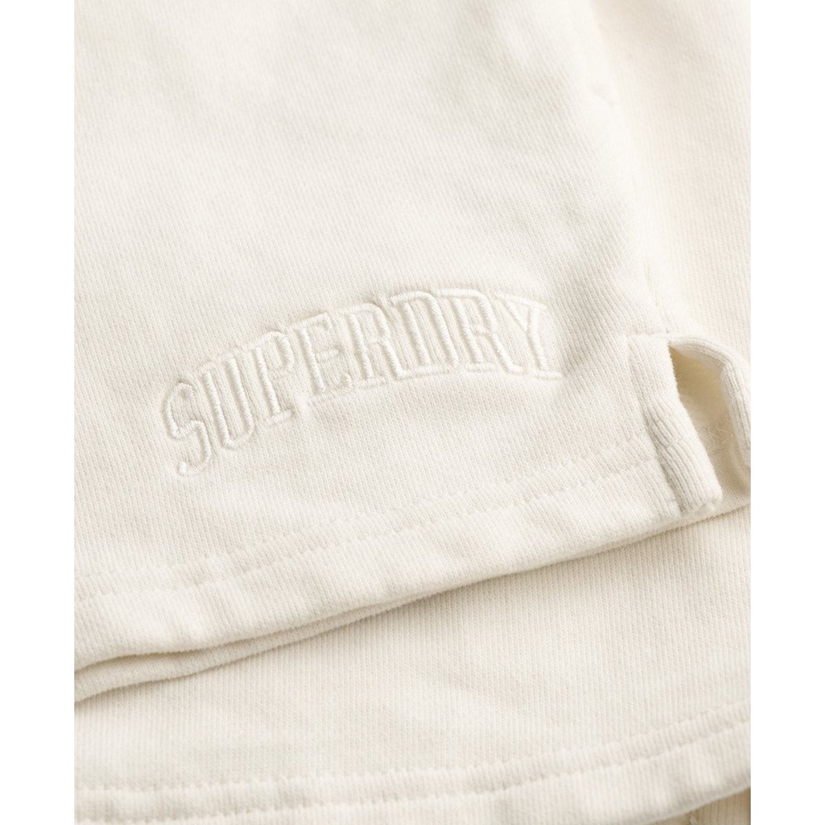 Short brodé ton sur ton Athletic Essentials blanc cassé os du désert, SUPERDRY