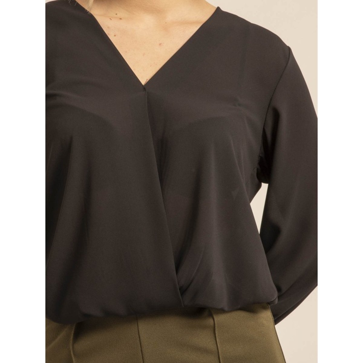 Blouse Col V Orestia noir, DONA LISA