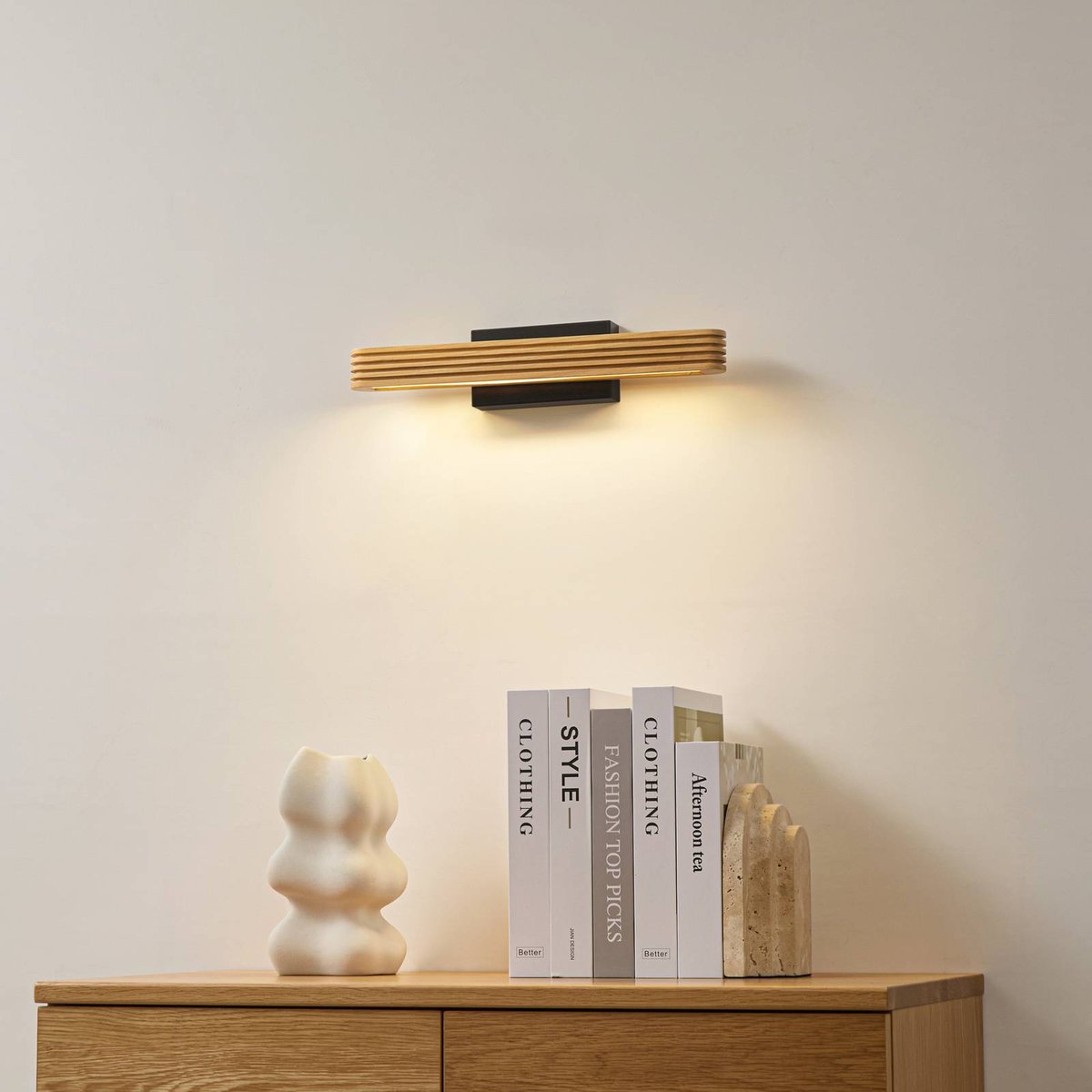 Applique en bois moderneLED, Lieske bois clair, noir, LUCANDE