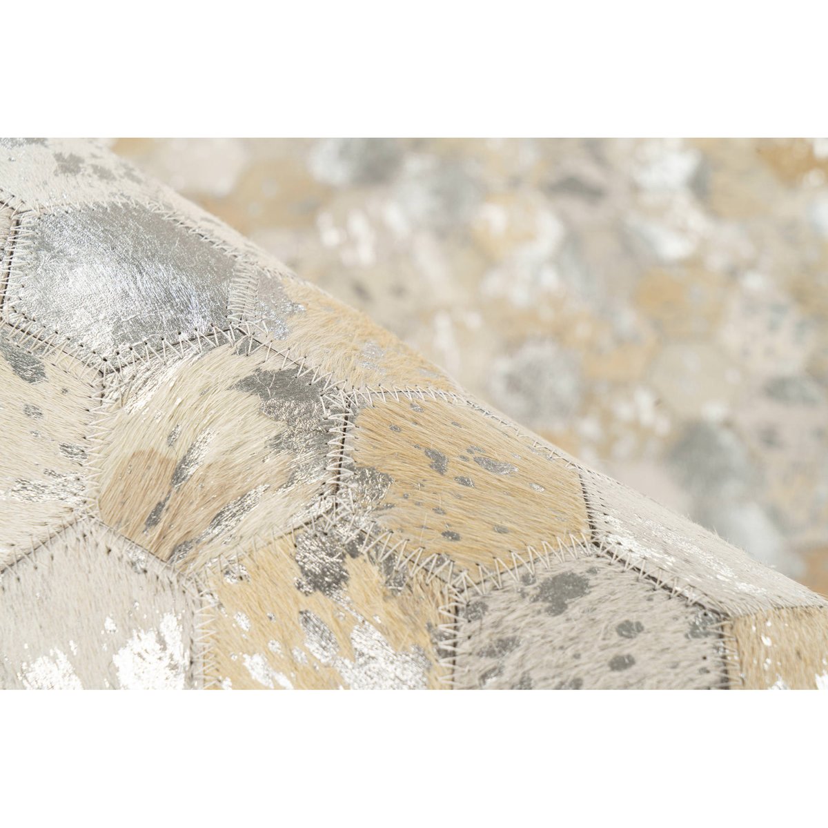 Tapis en cuir patchwork, Fait main beige sable et gris argenté, ARTE ESPINA