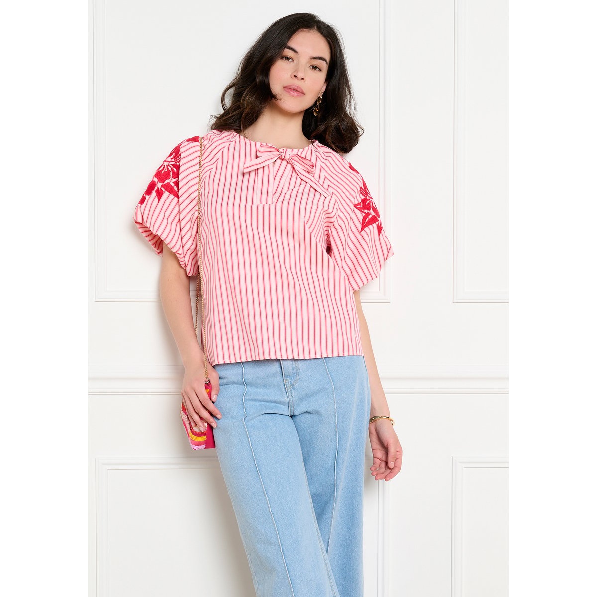 Blouse brodée volume rose clair, LOLALIZA