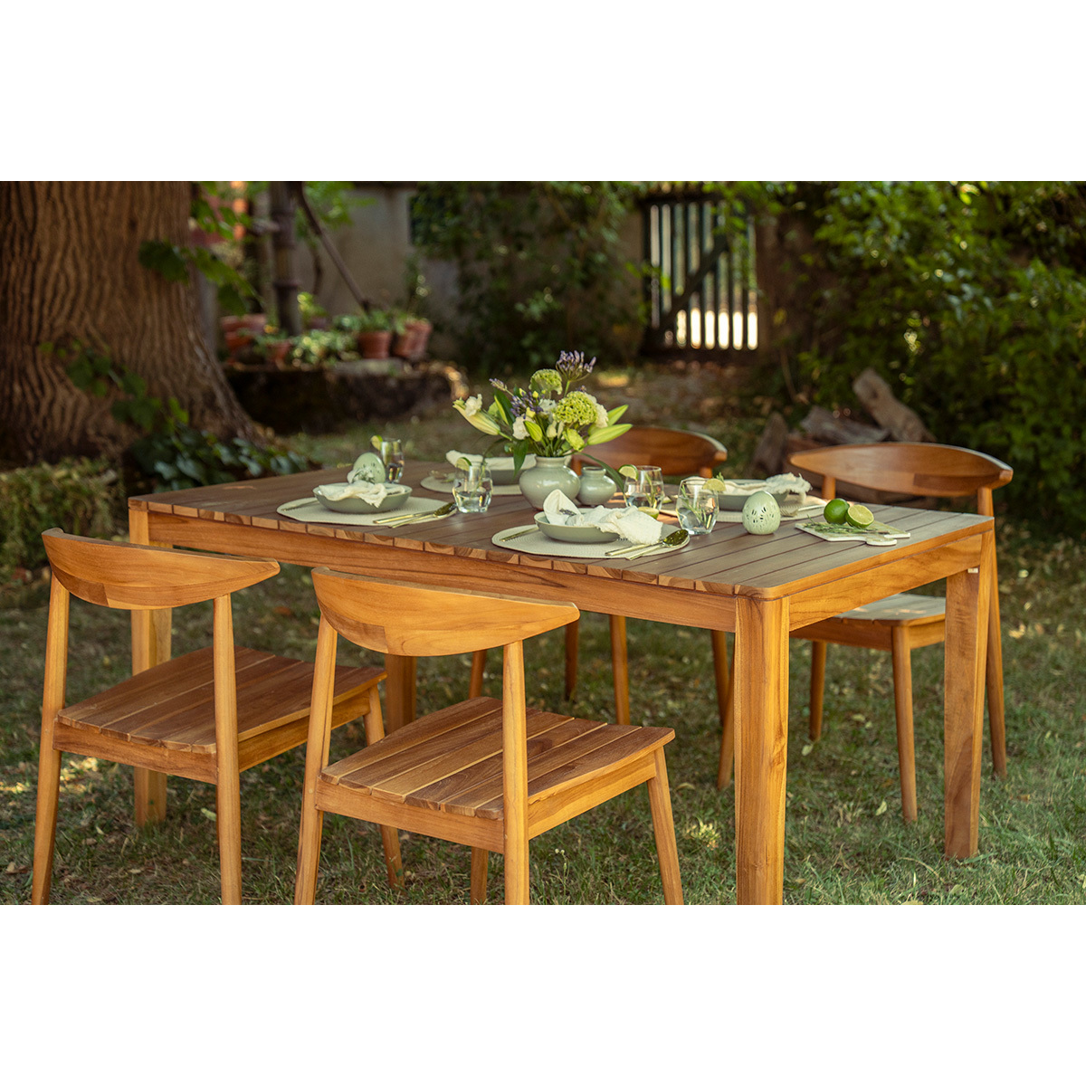 Table de jardin rectangulaire en bois teck massif L160 cm UBUD couleur unique, MILIBOO