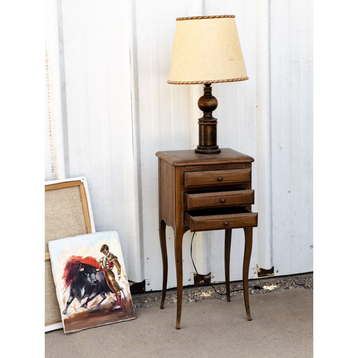 Table de chevet en bois Odile N°1499 - Bon état bois foncé, DEBONGOUT