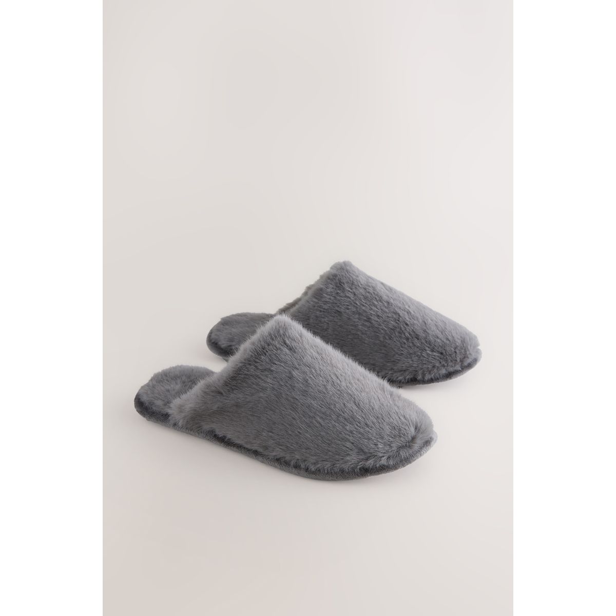 Chaussons style mules gris, NEXT