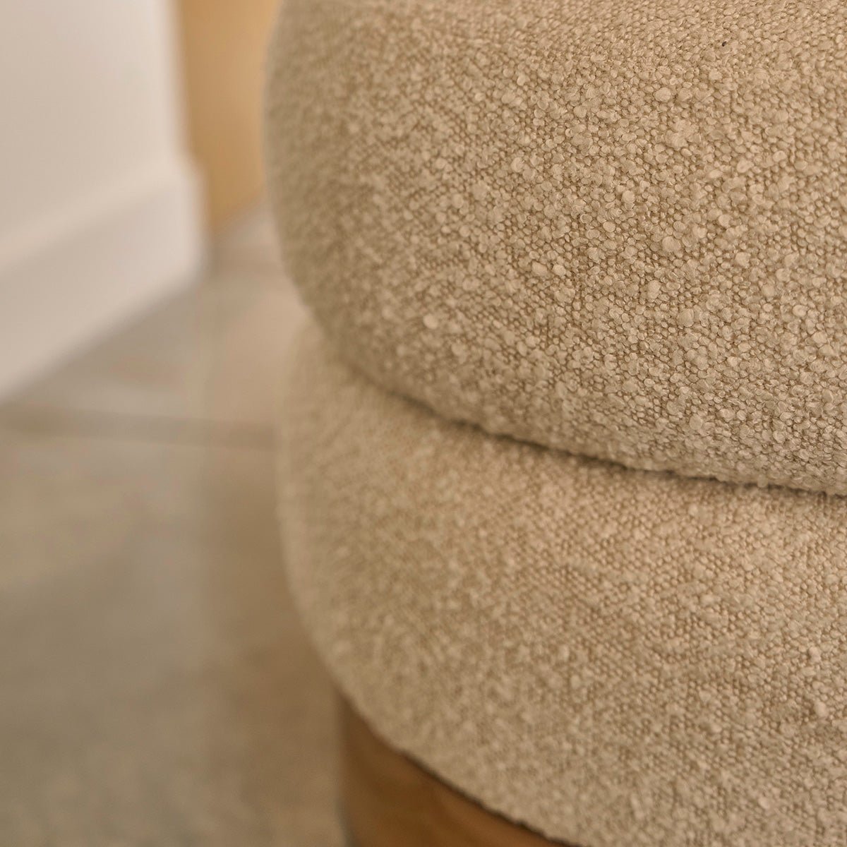 Pouf en teck massif et bouclette SERENE naturel, BERAH GETAH