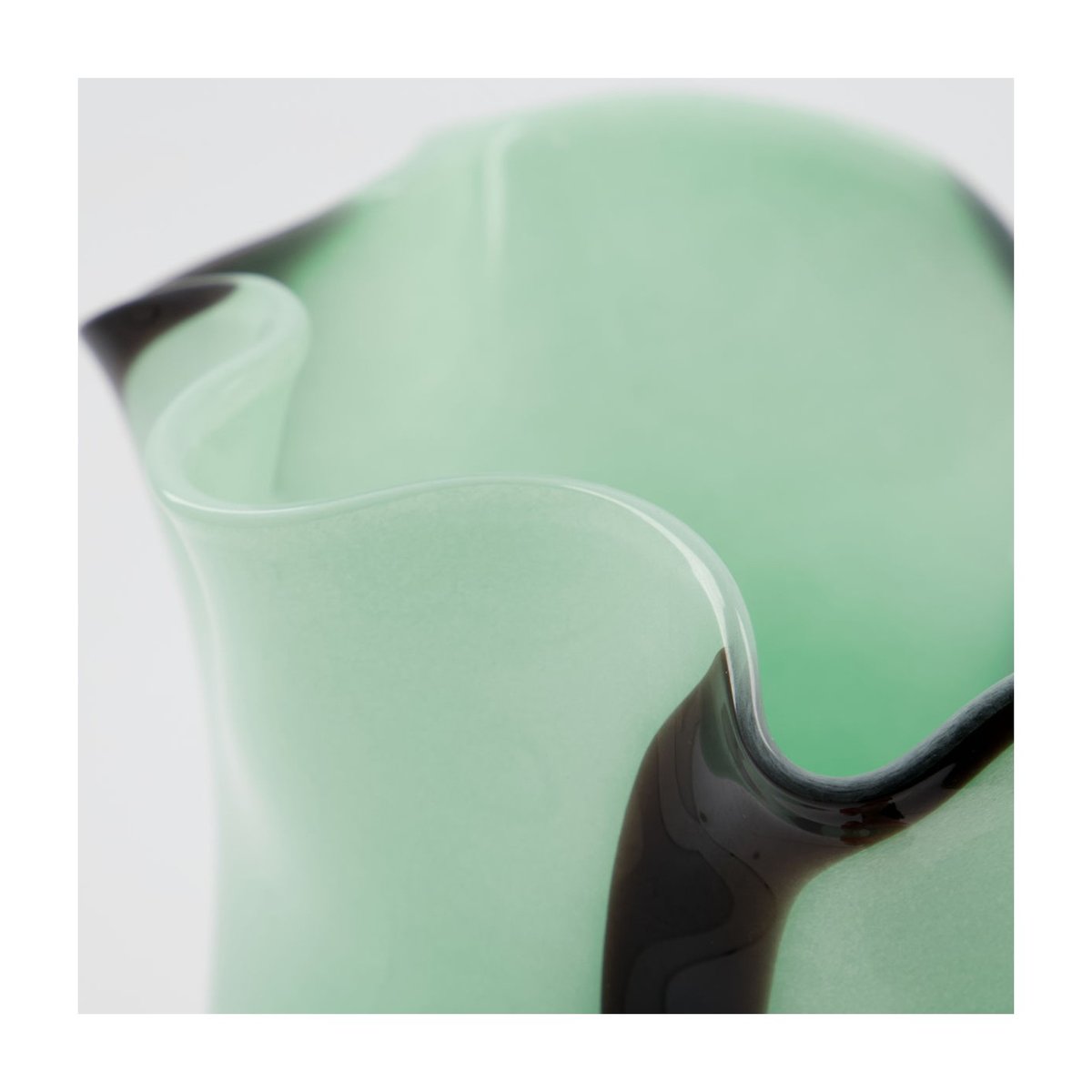 Vase Loose h 17 cm vert, noir, HOUSE DOCTOR