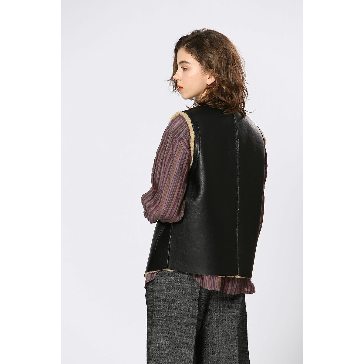 Sleeveless Jacket in Sherpa-Lined Faux Leather black, SEE U SOON