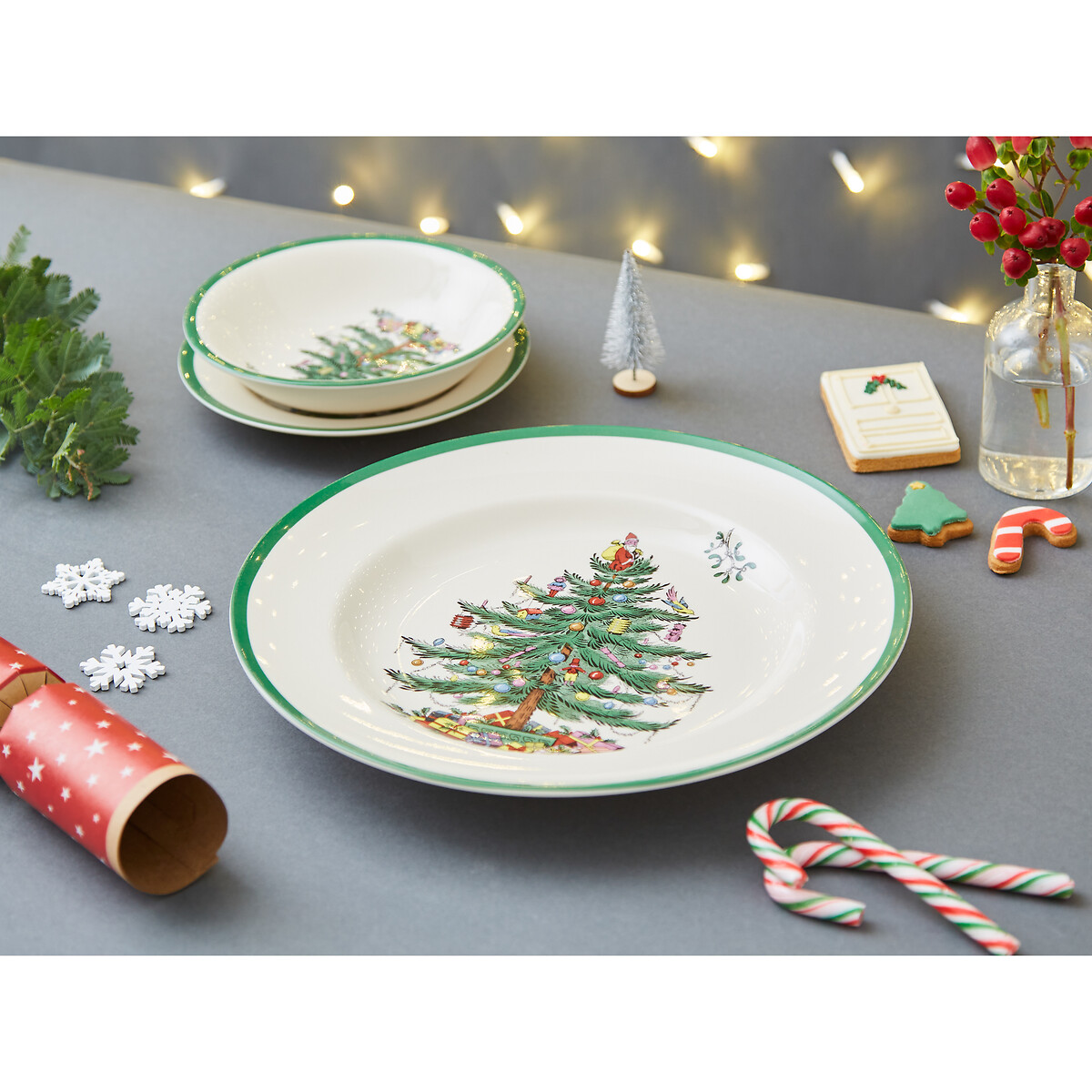 Set of 4 Christmas Tree Dinner Plates white, SPODE