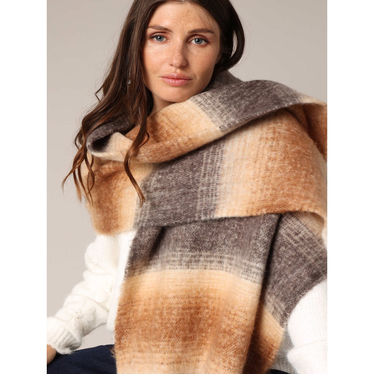 Écharpe moelleuse à gros carreaux, couleurs dégradées ELSANA camel, DEELUXE