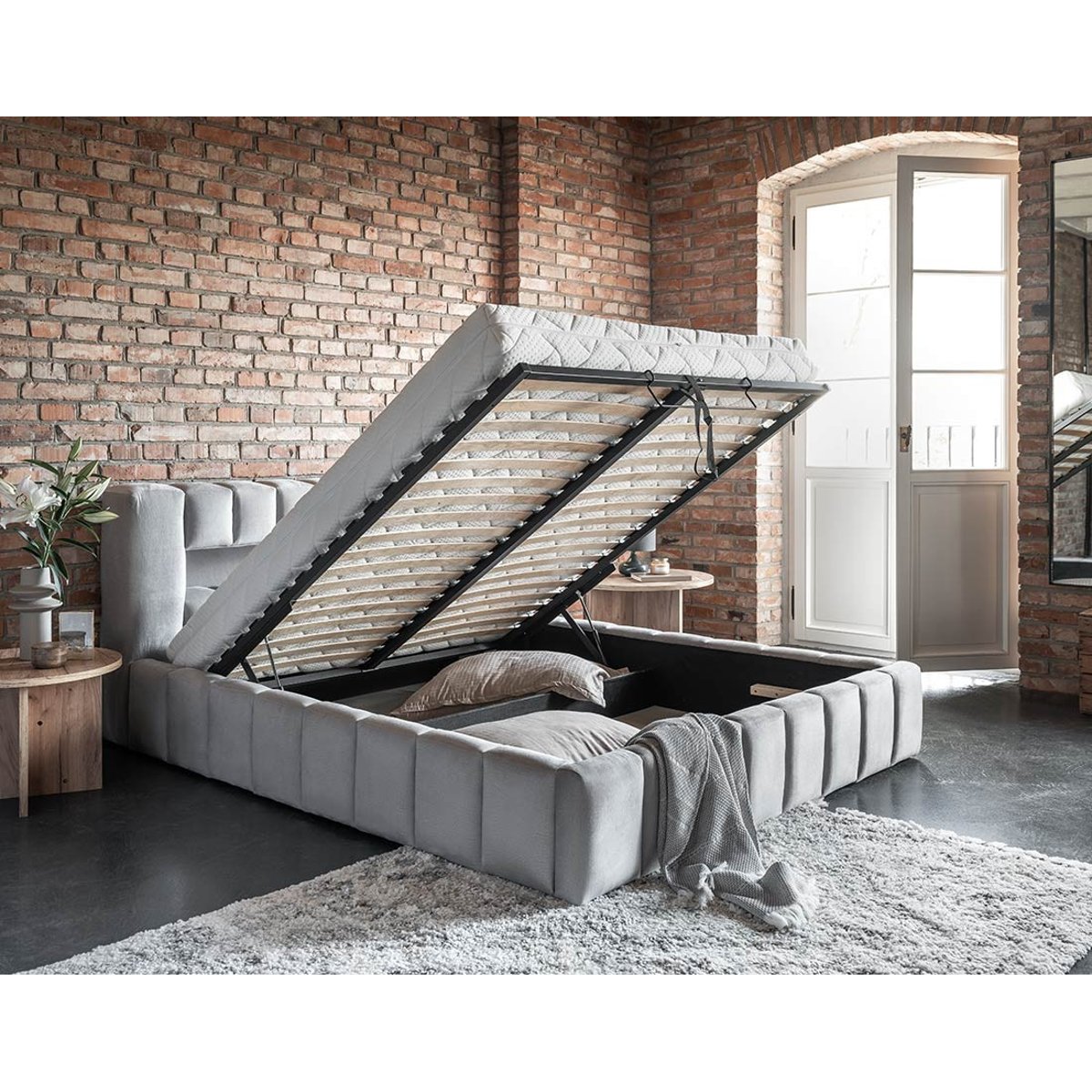 Lit coffre avec led sommier inclus en velours, CLEO gris clair, BEST MOBILIER