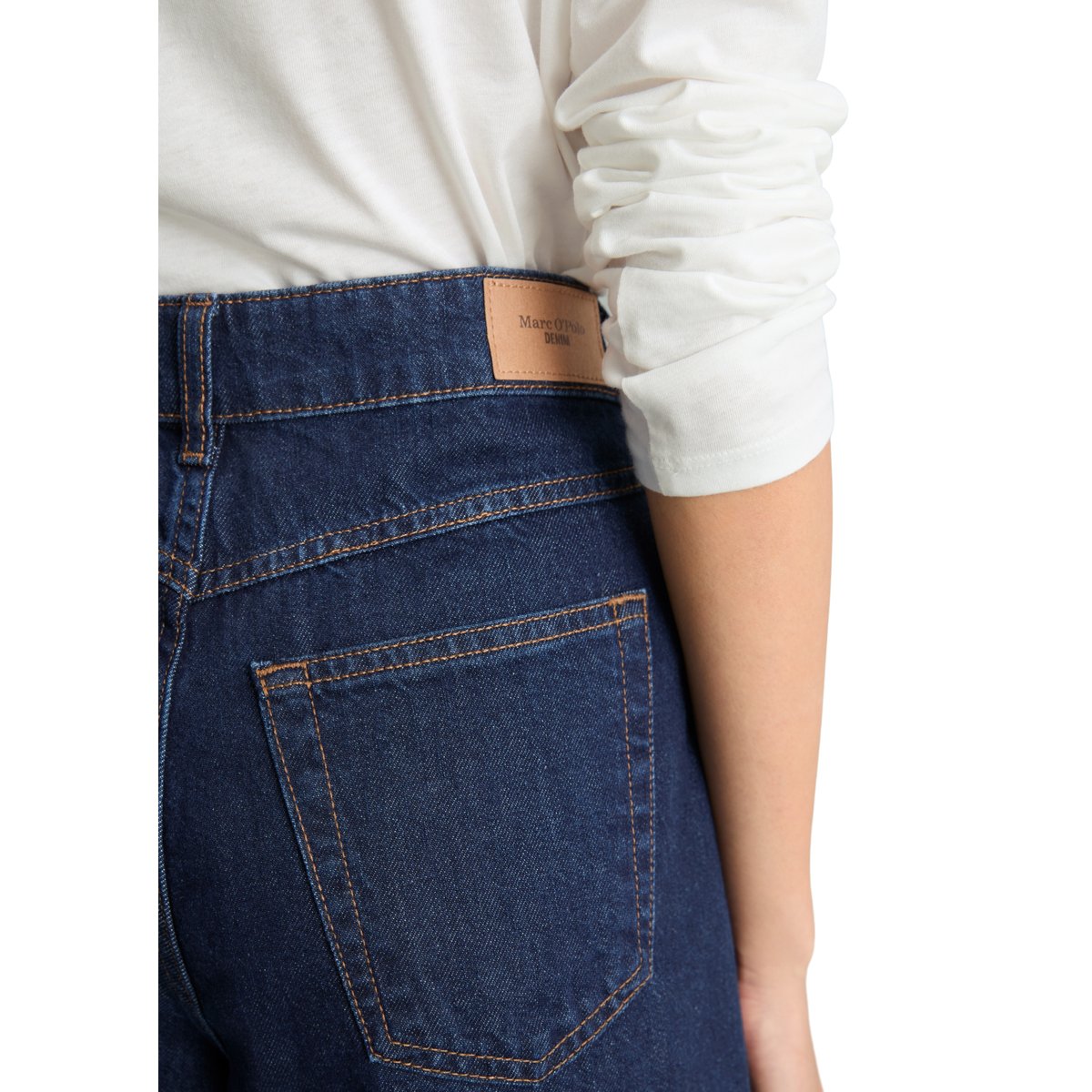 Jeans modèle Stine, coupe  relaxed barrel  et longueur raccourcie en pur coton bleu, MARC O’POLO DENIM