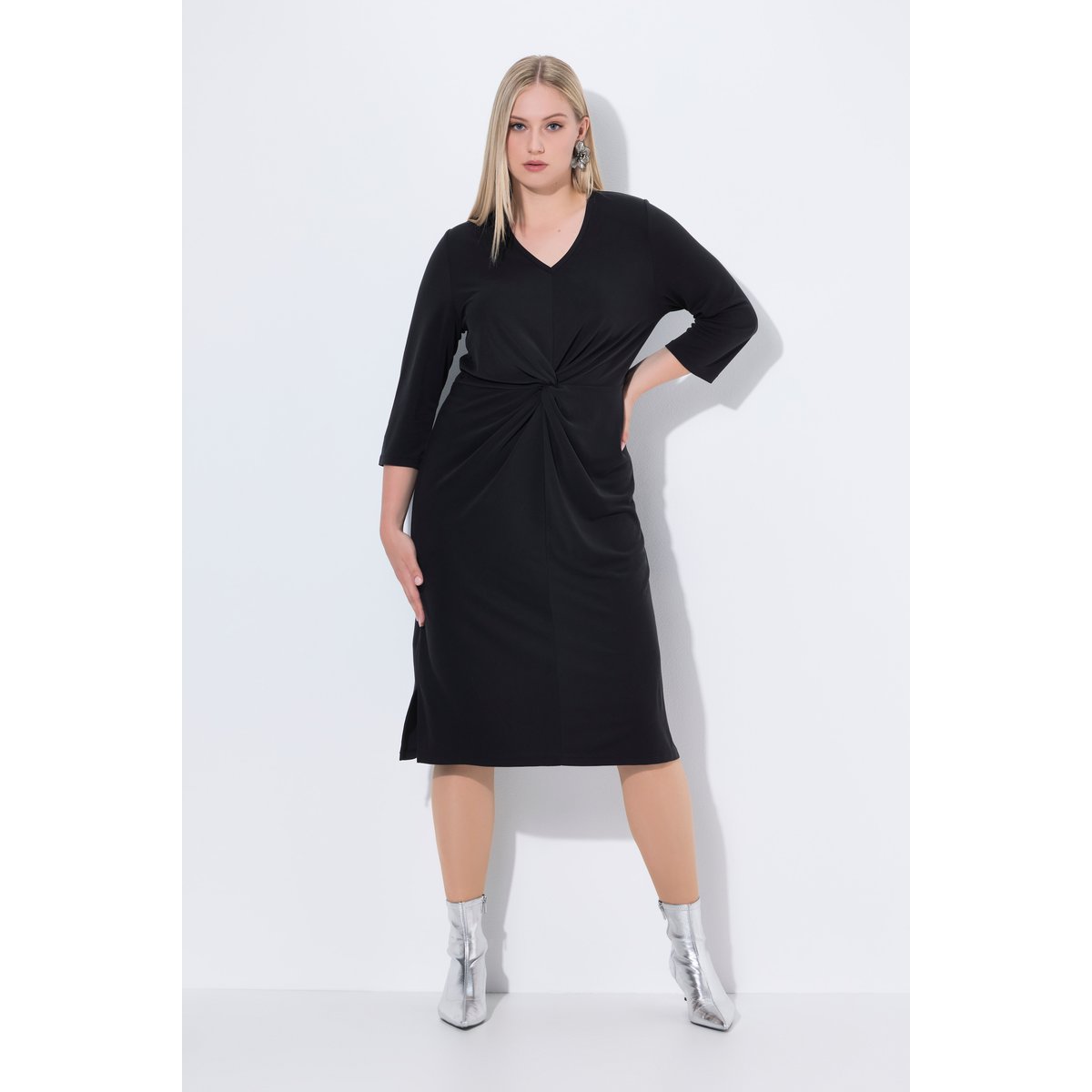 Robe midi avec décolleté en V et manches noir, ULLA POPKEN