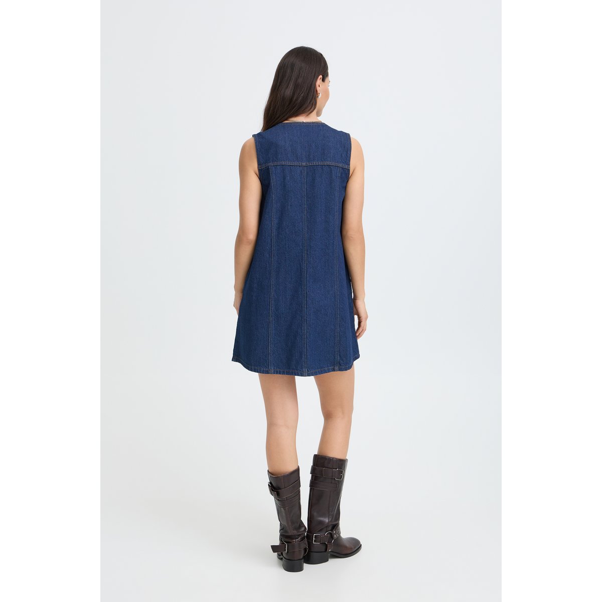 Robe en jean sans manches, col V, boutonnée, longueur mi-cuisse bleu dark blue denim, B.YOUNG