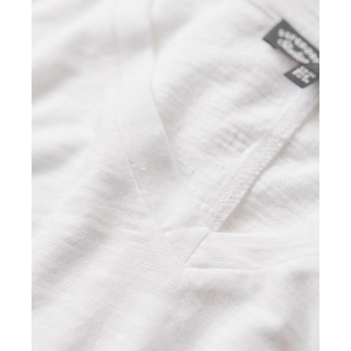 Haut en jersey à col V et manches longues optic, SUPERDRY
