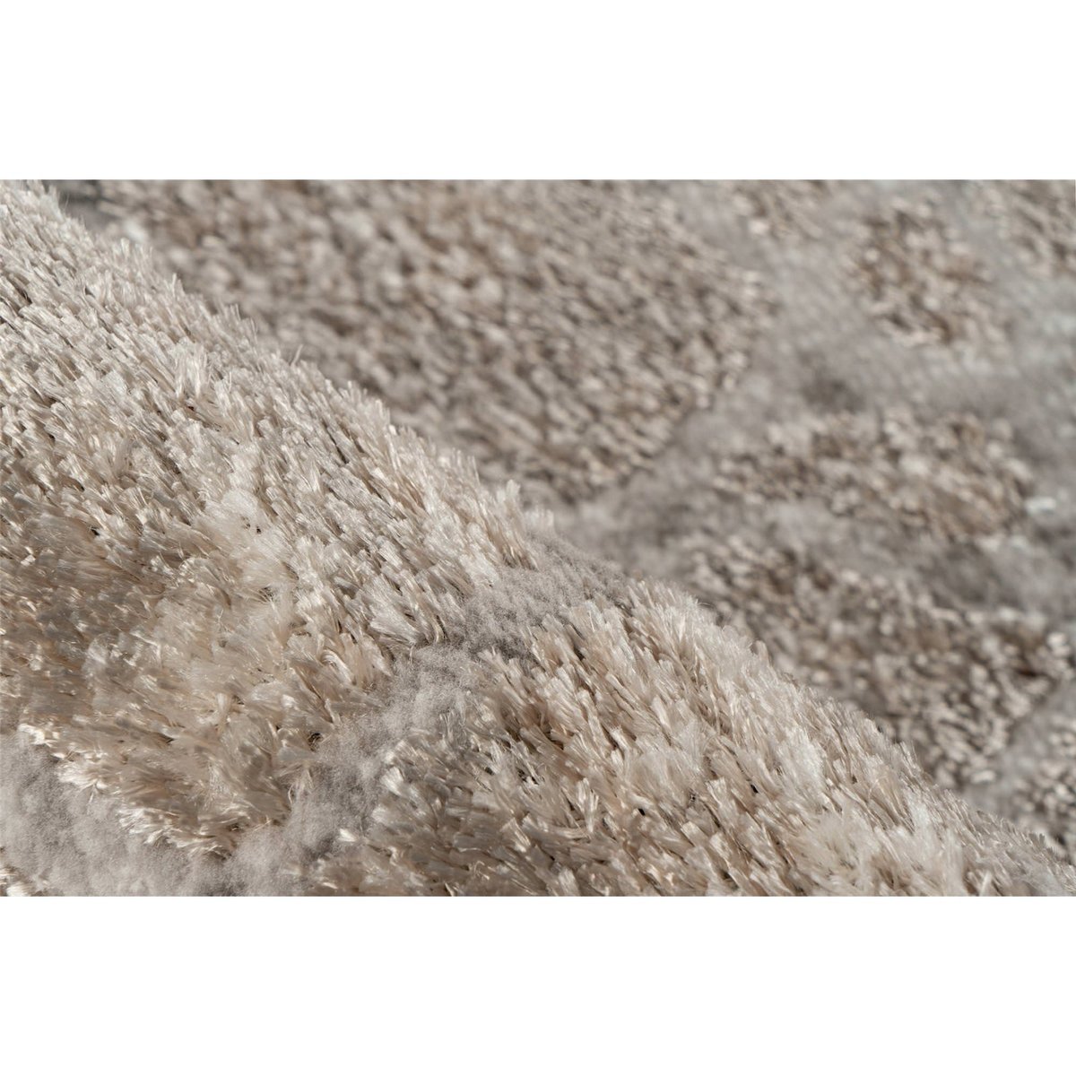 Tapis rectangulaire style scandinave à motifs beige sable et argent clair, ARTE ESPINA