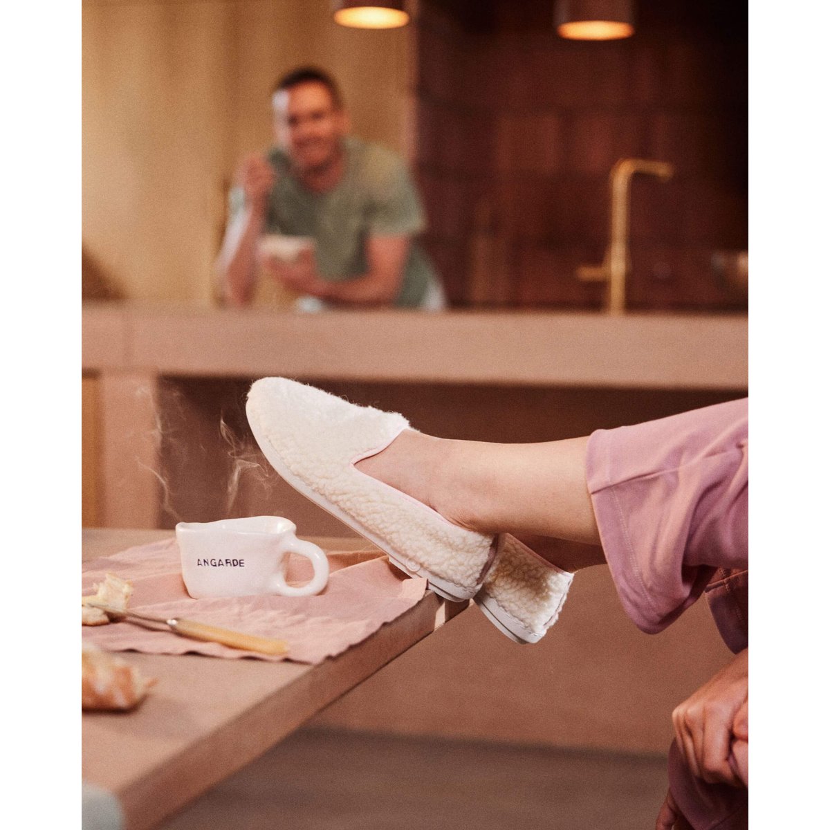 Chaussons en bouclette de laine blanc rose, ANGARDE