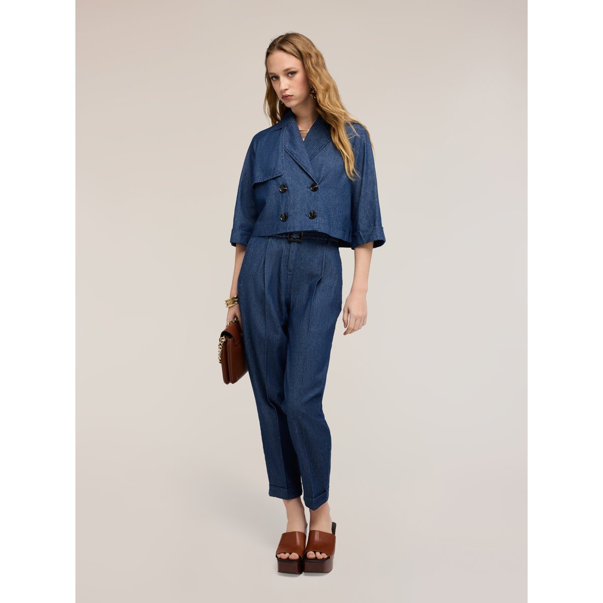 Trench court double boutonnage bleu, MOTIVI