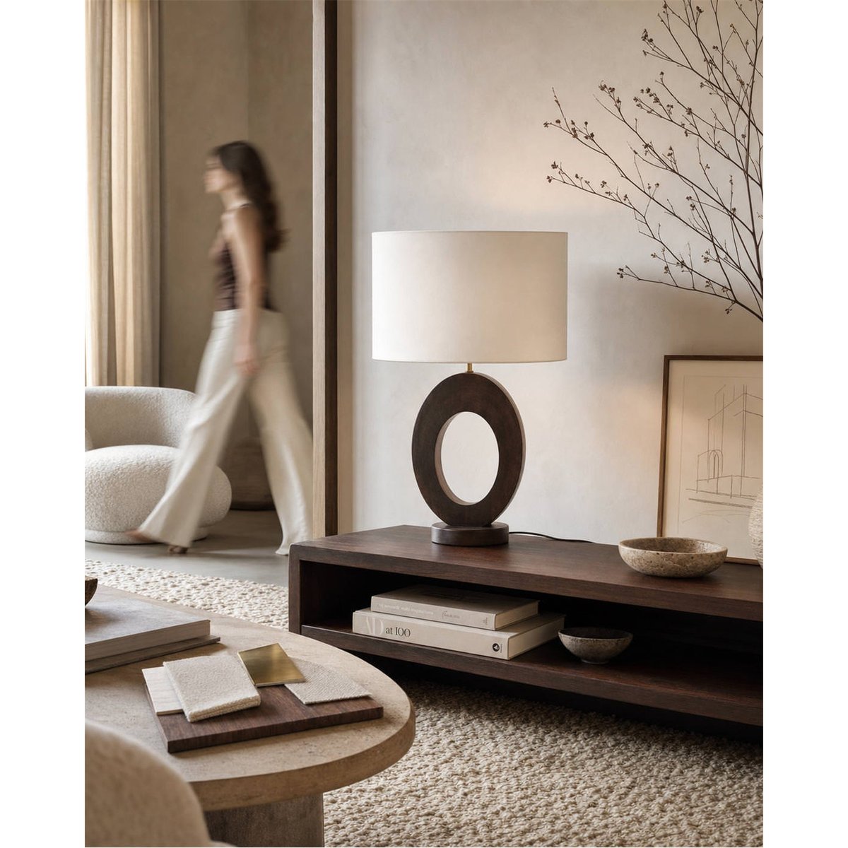 Lampe de table en bois au design ajouré marron foncé et blanc, RECOLLECTION