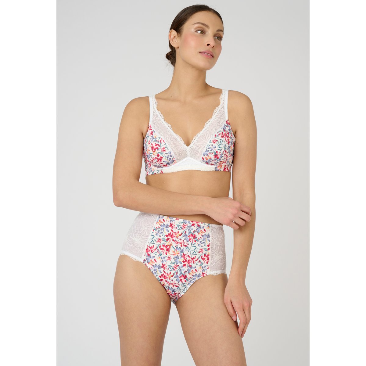 Soutien-gorge à armatures forme emboîtante rouge fleuri, DAMART