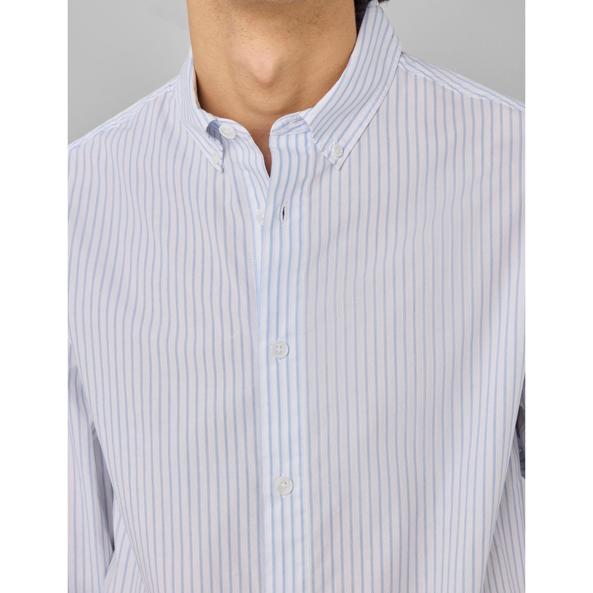 Chemise à rayures fines bleu clair, BZB