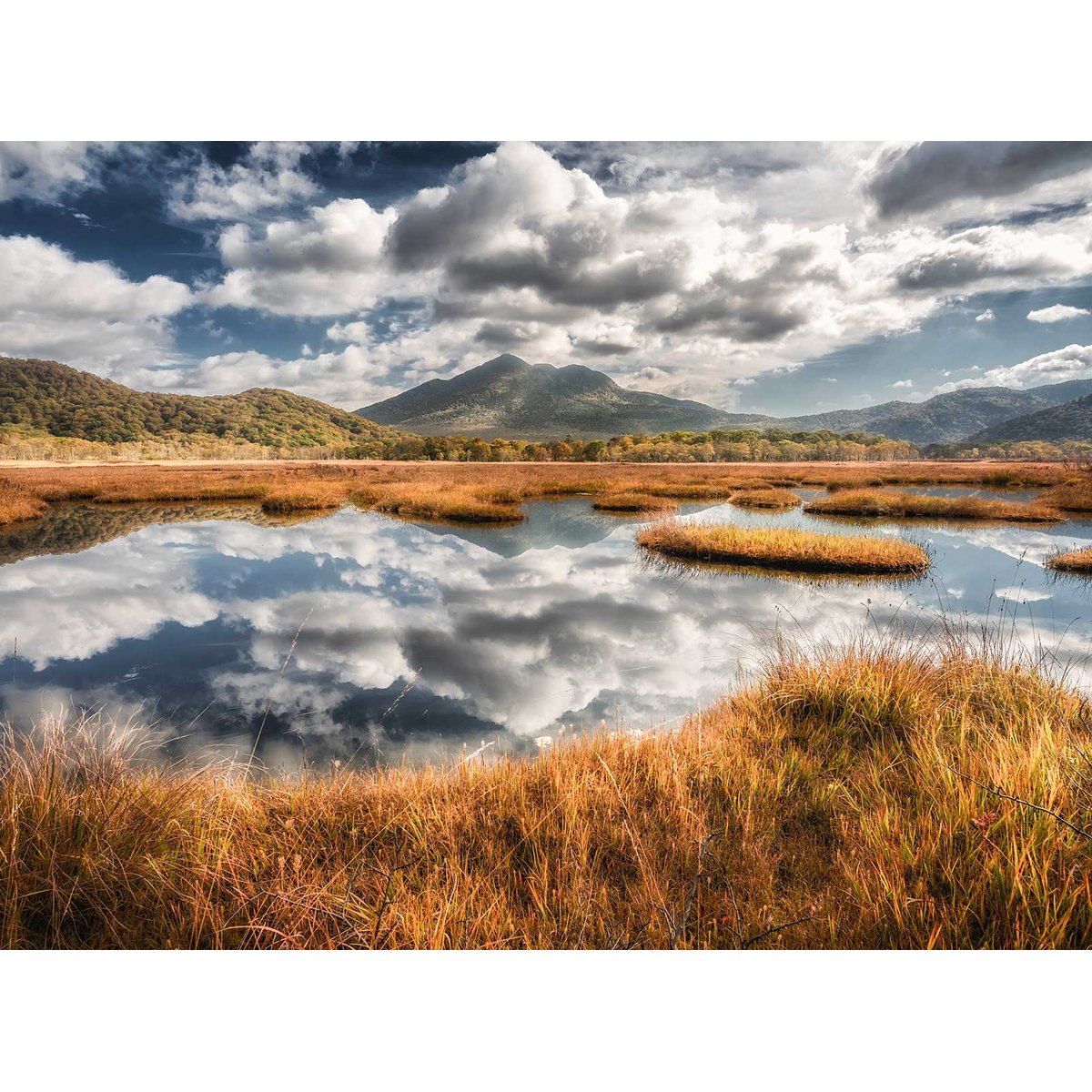 Papier peint lac et miroir intissé, HEXOA