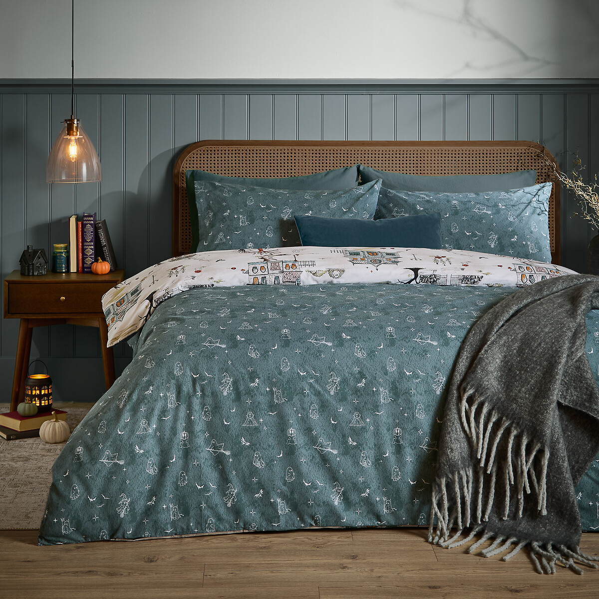 Ghost Town Reversible Halloween Duvet Cover and Pillowcase Set multi-coloured, FURN.
