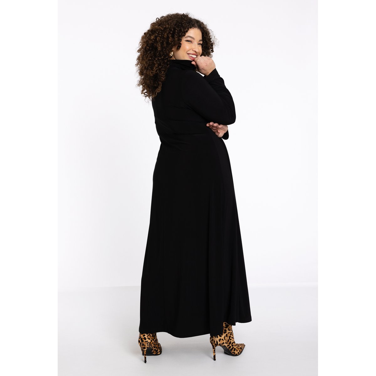 Robe manches longues noir, YOEK