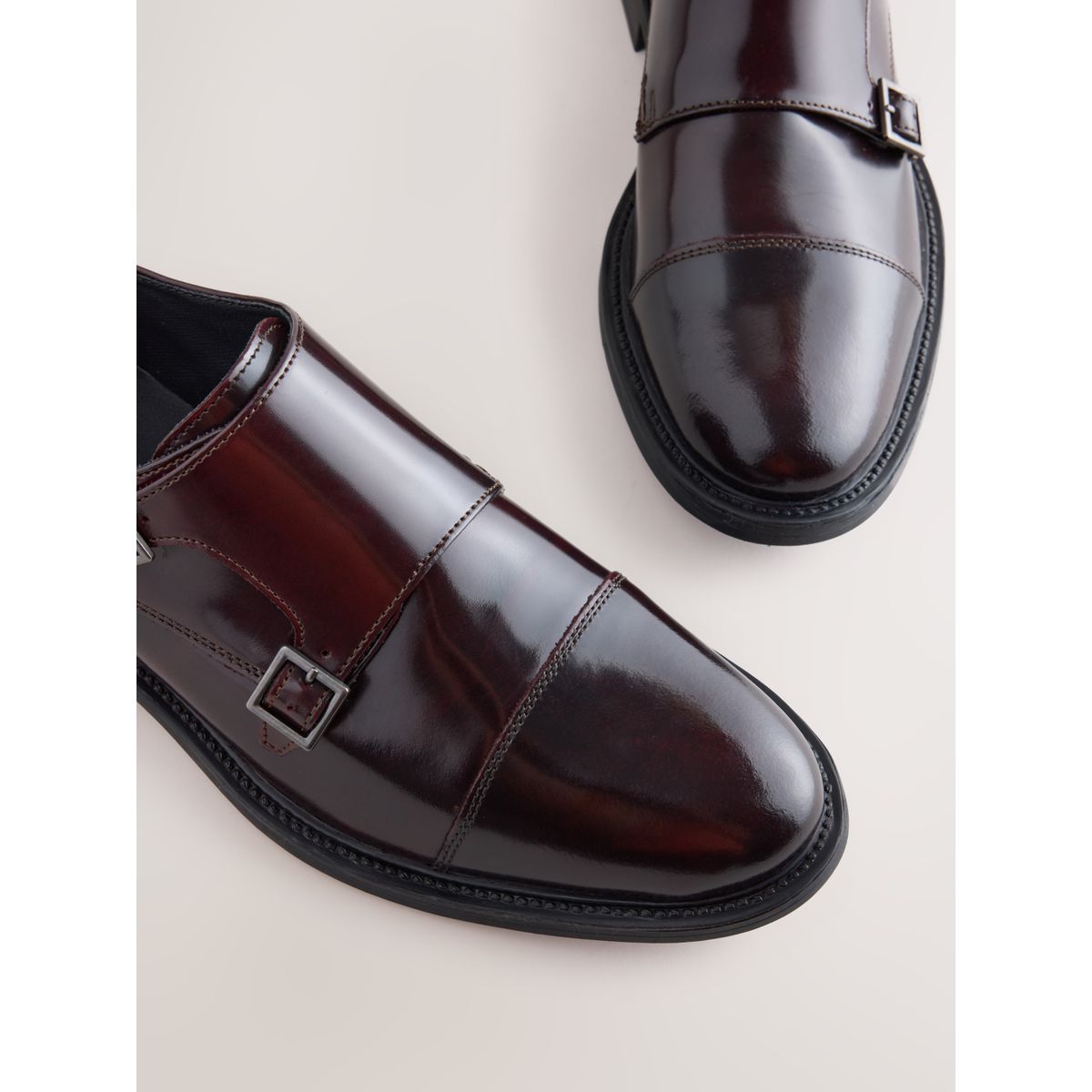 Chaussures richelieu à double boucle rouge bordeaux, NEXT