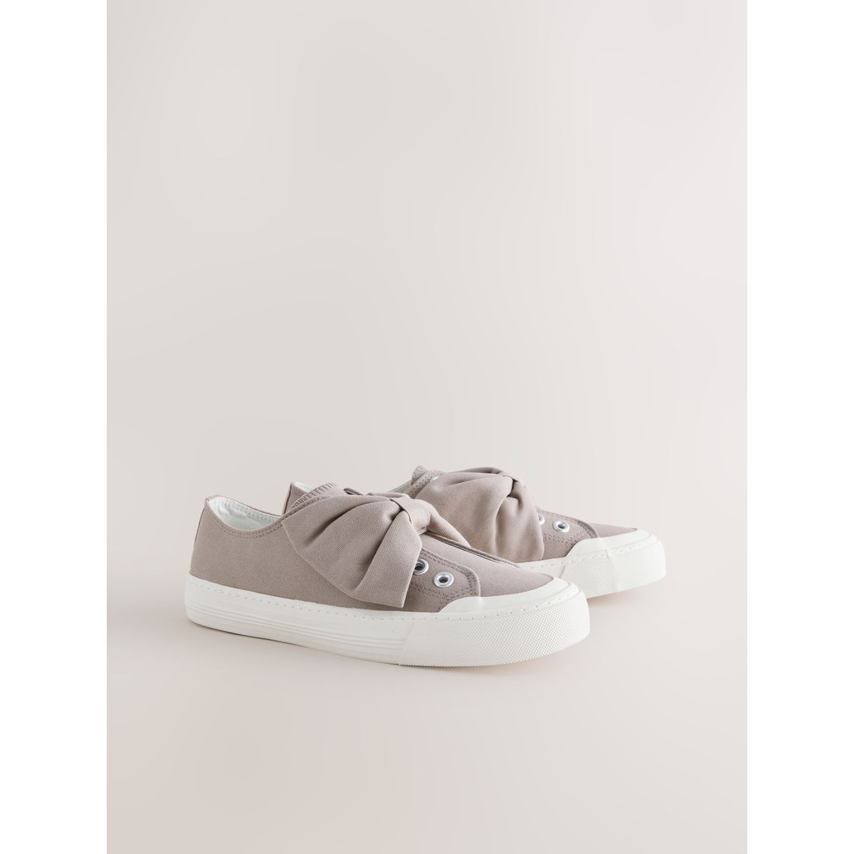 Baskets en toile avec nœud forever comfort® taupe, NEXT