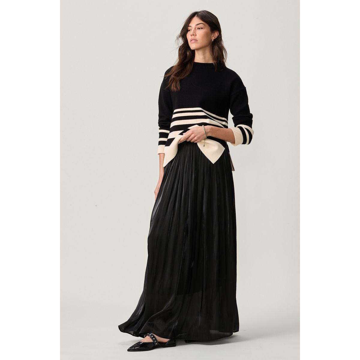Pull ras du cou compact et confortable fendu rayure monochrome noir/crème écru, NEXT