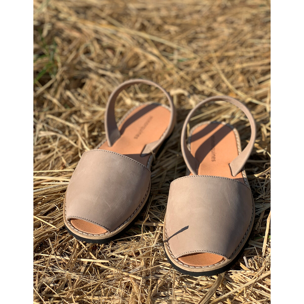 Sandales en nubuck talon plat beige, MINORQUINES